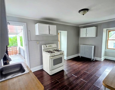1048 W Walnut Street - Photo Thumbnail 2