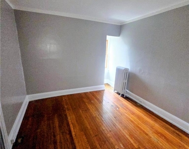 1048 W Walnut Street - Photo Thumbnail 6