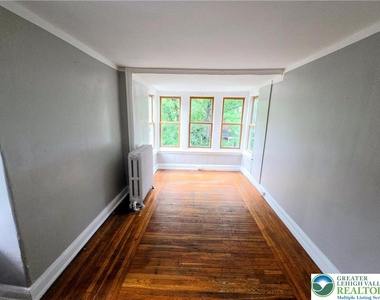 1048 W Walnut Street - Photo Thumbnail 1