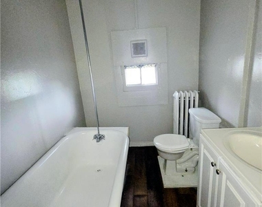 1048 W Walnut Street - Photo Thumbnail 5