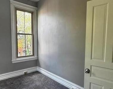801 Chew Street - Photo Thumbnail 2