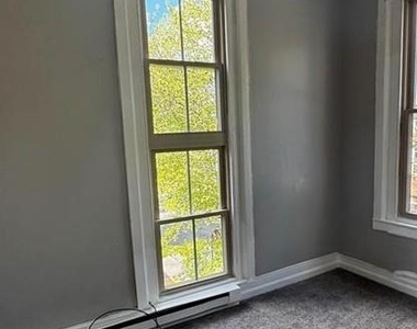 801 Chew Street - Photo Thumbnail 3