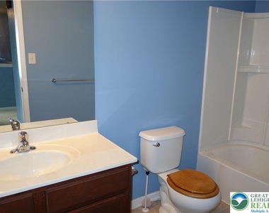 1033 King Way - Photo Thumbnail 16