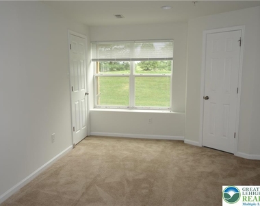 1033 King Way - Photo Thumbnail 18