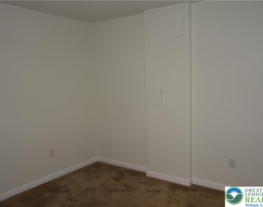1033 King Way - Photo Thumbnail 19