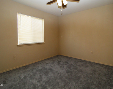 2210 Hannah Leigh Street - Photo Thumbnail 6