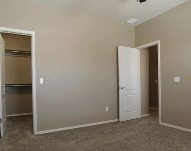 545 Green Village Court - Photo Thumbnail 11