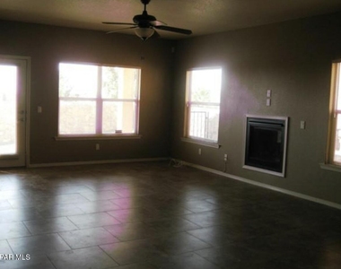 545 Green Village Court - Photo Thumbnail 7