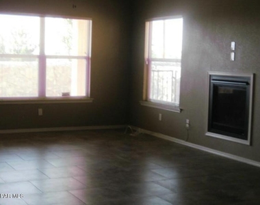 545 Green Village Court - Photo Thumbnail 8