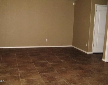 545 Green Village Court - Photo Thumbnail 3