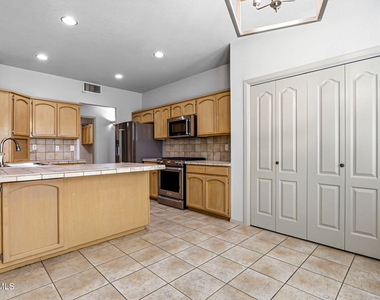 6141 Loma De Cristo Drive - Photo Thumbnail 13