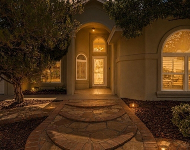 6141 Loma De Cristo Drive - Photo Thumbnail 5