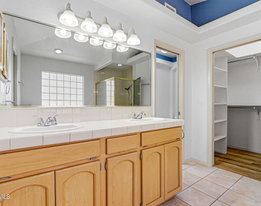 6141 Loma De Cristo Drive - Photo Thumbnail 20