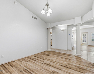 6141 Loma De Cristo Drive - Photo Thumbnail 7