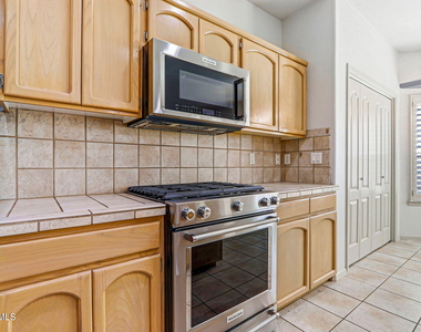 6141 Loma De Cristo Drive - Photo Thumbnail 14