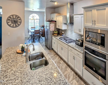 683 Codford Drive - Photo Thumbnail 11