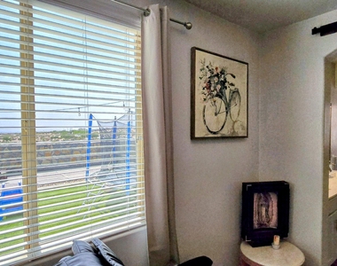 683 Codford Drive - Photo Thumbnail 16