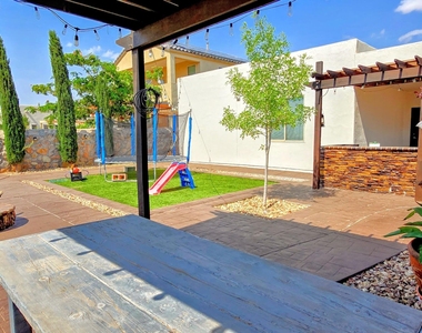 683 Codford Drive - Photo Thumbnail 18