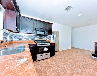 753 N Carolina Drive - Photo Thumbnail 8