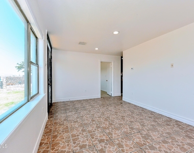 753 N Carolina Drive - Photo Thumbnail 11