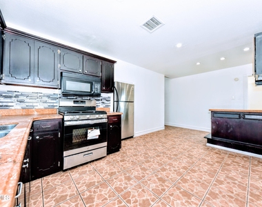 753 N Carolina Drive - Photo Thumbnail 7
