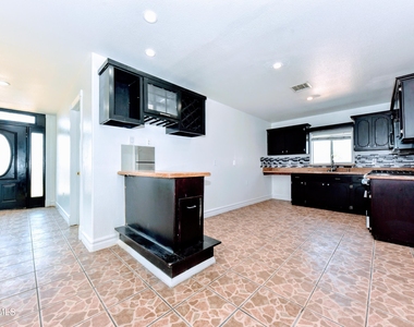 753 N Carolina Drive - Photo Thumbnail 6