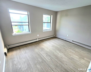 274 Bellevue Street - Photo Thumbnail 6
