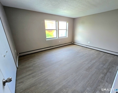 272 Bellevue Street - Photo Thumbnail 5