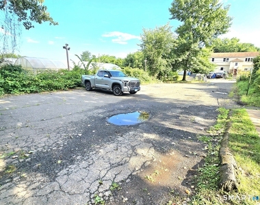 272 Bellevue Street - Photo Thumbnail 18