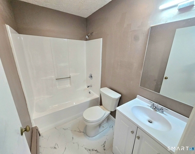 272 Bellevue Street - Photo Thumbnail 12