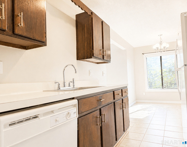 10 Woodsedge Drive - Photo Thumbnail 3