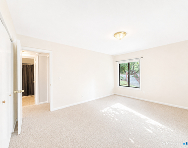 10 Woodsedge Drive - Photo Thumbnail 8