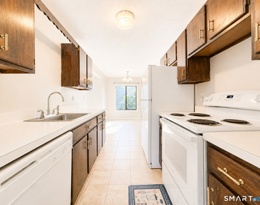 10 Woodsedge Drive - Photo Thumbnail 2