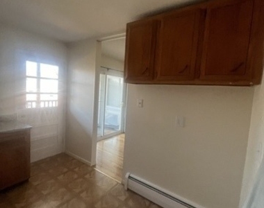 492 Fountain Street - Photo Thumbnail 2
