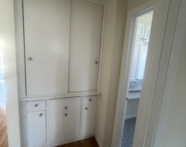 492 Fountain Street - Photo Thumbnail 4