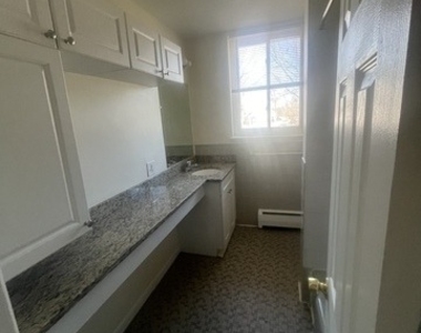 492 Fountain Street - Photo Thumbnail 7
