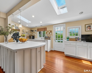 153 Middle Beach Road - Photo Thumbnail 8
