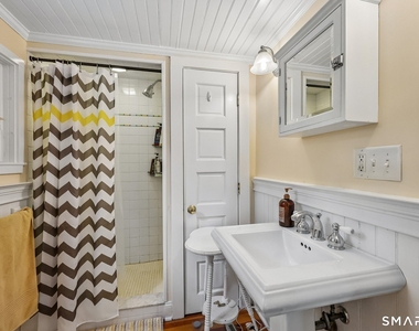 153 Middle Beach Road - Photo Thumbnail 16