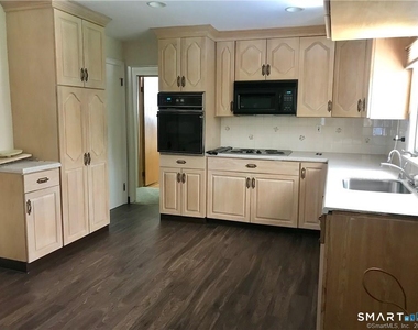 17 Pond Lane - Photo Thumbnail 4