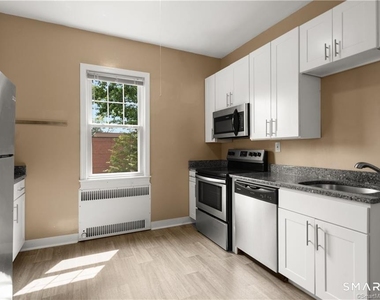684 Farmington Avenue - Photo Thumbnail 13