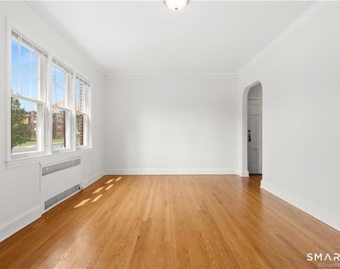 684 Farmington Avenue - Photo Thumbnail 8