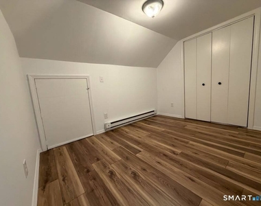 9 Forest Avenue - Photo Thumbnail 9