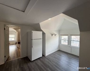 9 Forest Avenue - Photo Thumbnail 4