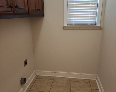 416 Hunts Landing Drive - Photo Thumbnail 13