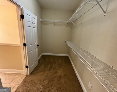 416 Hunts Landing Drive - Photo Thumbnail 8