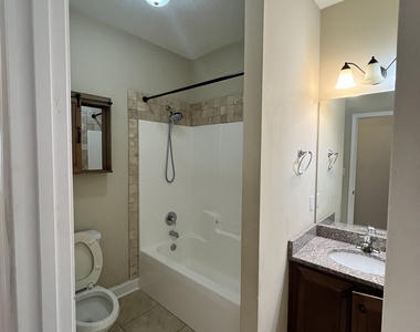 416 Hunts Landing Drive - Photo Thumbnail 2