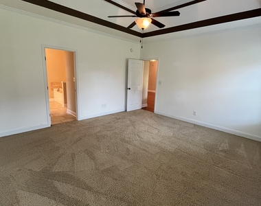416 Hunts Landing Drive - Photo Thumbnail 5