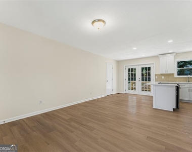 6371 Westbury Road - Photo Thumbnail 4