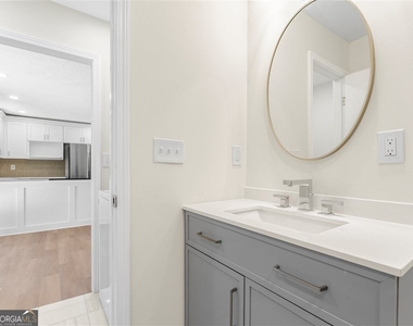 6371 Westbury Road - Photo Thumbnail 22