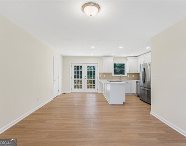 6371 Westbury Road - Photo Thumbnail 7